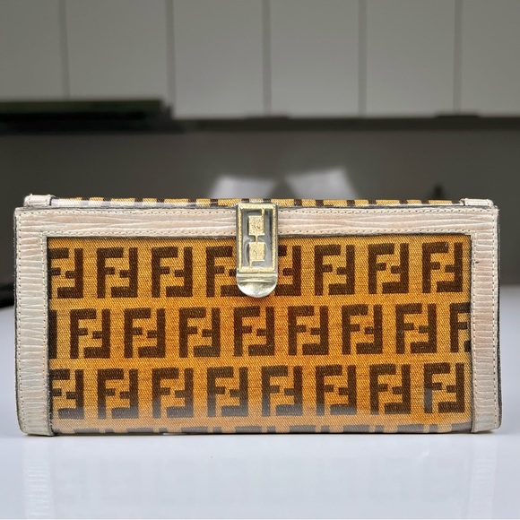 Fendi Long Wallet - Picture 1 of 8